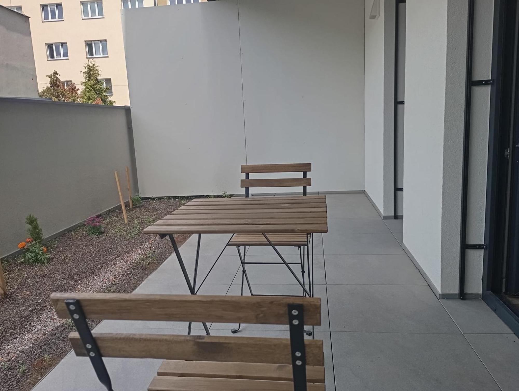 Novy Apartman S Terasou 布尔诺 外观 照片